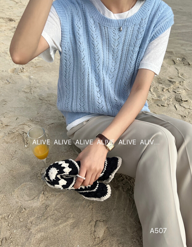 早春上新!【ALIVE】圓領鏤空鈎花馬甲  A10800#  JHY