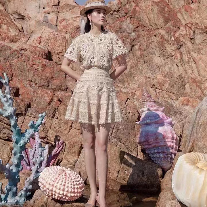 New in early summer! [Xinran] minority design Lace Top + fashionable lady skirt suit 9079# PCZ