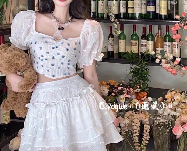 [c.vogue] Korean style small fresh fungus side cake skirt + bubble sleeve design top suit 3313# PCZ
