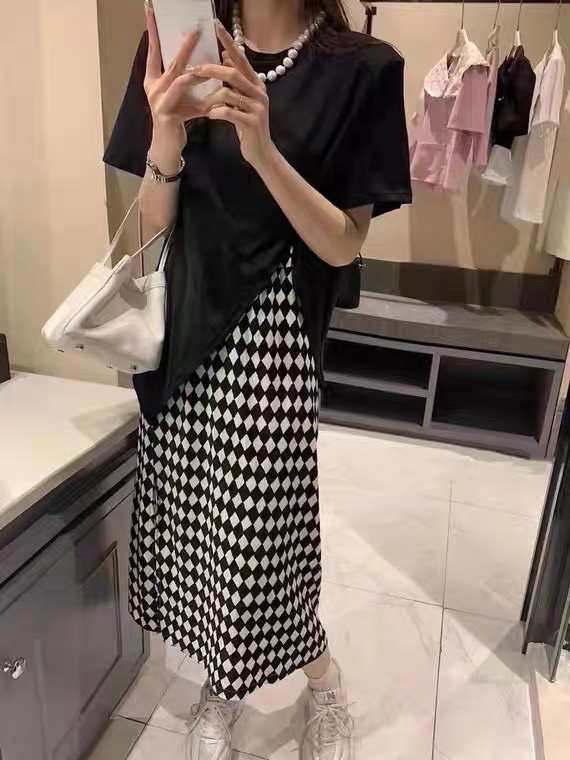 New in early summer! [L.L studio] Korean irregular T-shirt + elastic waist skirt set 7527# PCZ