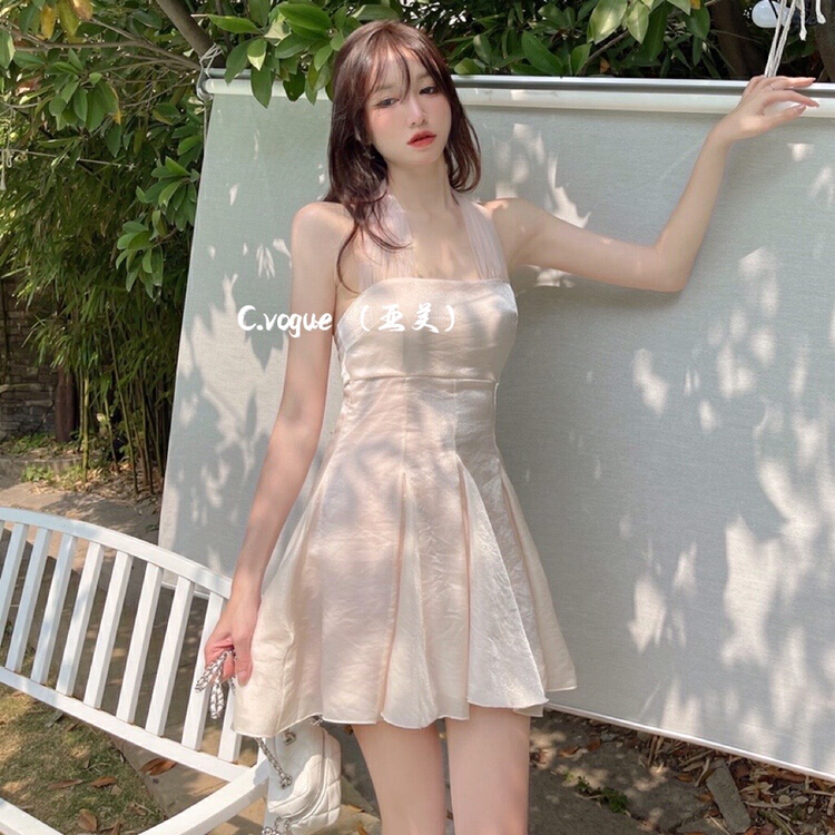 goods in stock! New in early summer! [c.vogue] French gentle hanging neck butterfly dew back waist dress 29930# PCZ