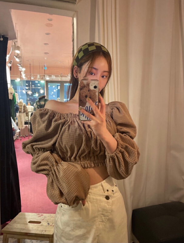 goods in stock! New year in early spring! [savage] off shoulder dating machine bubble sleeve shirt e5882# jhy
