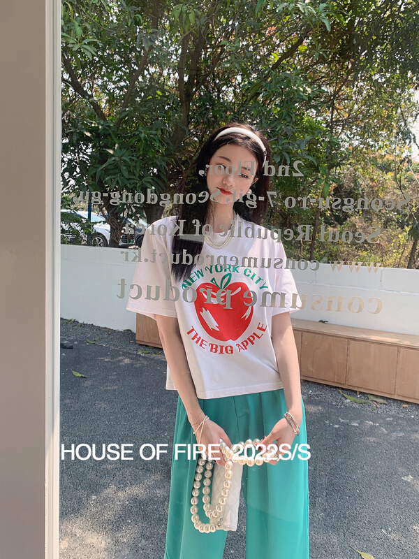New in early summer! [huohuohuo hoodress] Korean Apple printed age reducing loose short sleeve T-shirt 22123# ozq