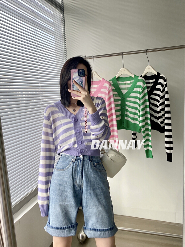 New year in early spring! [dannay] Korean design sense contrast color V-neck stripe knitted cardigan 6520# WPL
