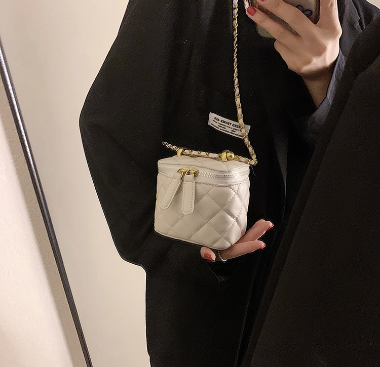 [yes] fashion Lingge chain small square messenger bag (with chain) 22056# ozq