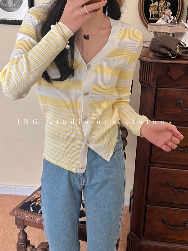 Original price 48.50! Early spring! [ing] casual and versatile slim fit V-neck contrast striped knit cardigan w3460# ZSY
