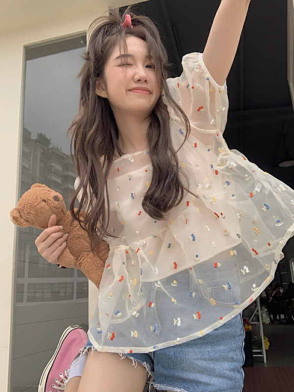 [timely rain] Han Feng ins age reduction sweet design feeling thin shirt (with vest) 0430# WPL