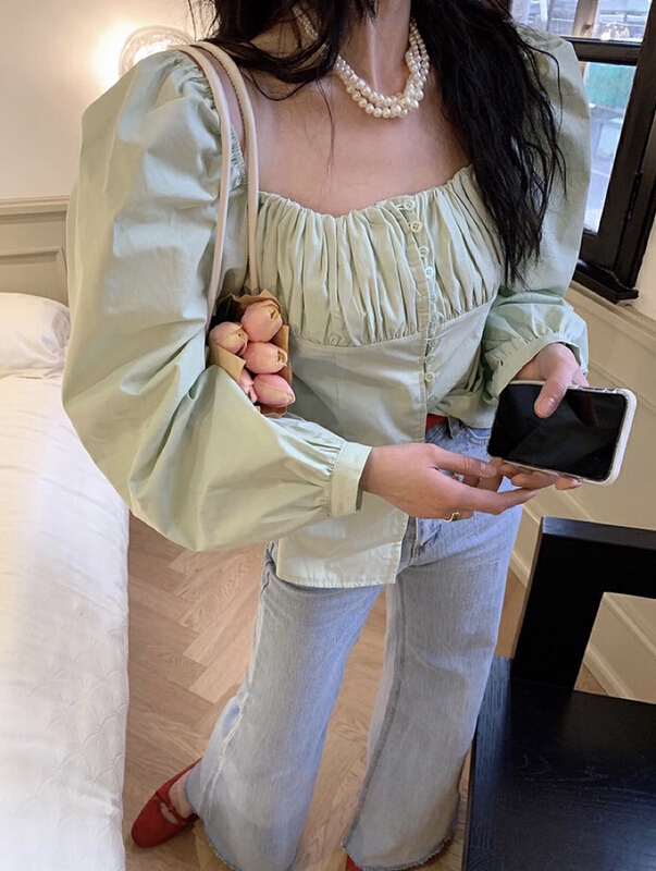 New year in early spring! [savage] Korean French style square neck with exposed collarbone crease design, bubble sleeve shirt e6018# jhy