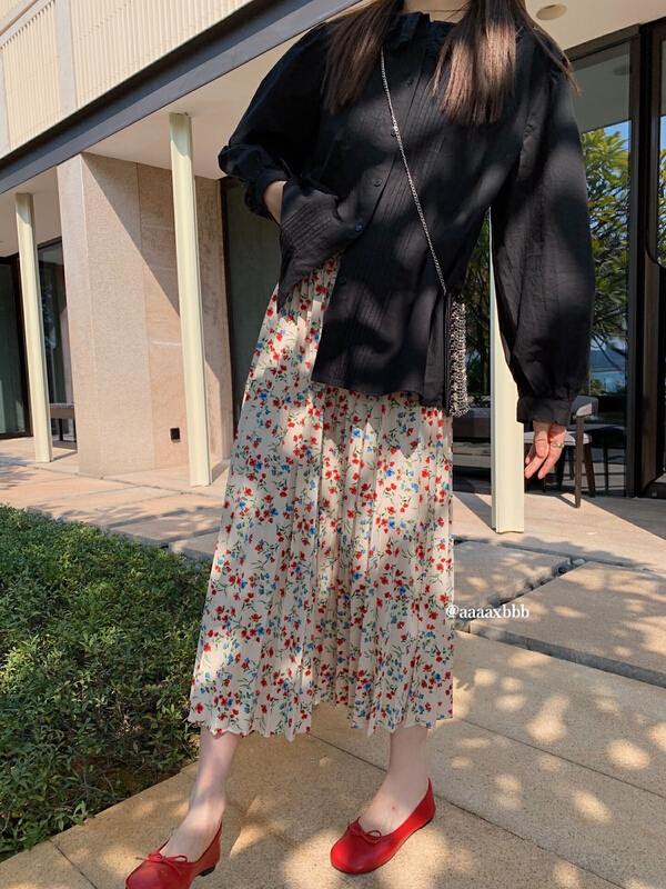 New in early summer! [x · h studio] fluttering pleated smart girl "floral skirt 8265# ozq