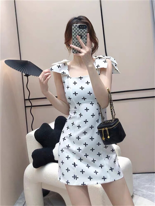 New in early summer! [Linna] French style square neck vest dress (bow can't be removed) 124559# zxx