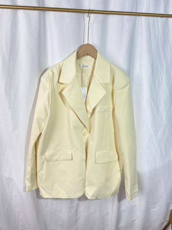 New in early summer! [Yi show shop] commuter one button loose and thin suit 1086# Cl