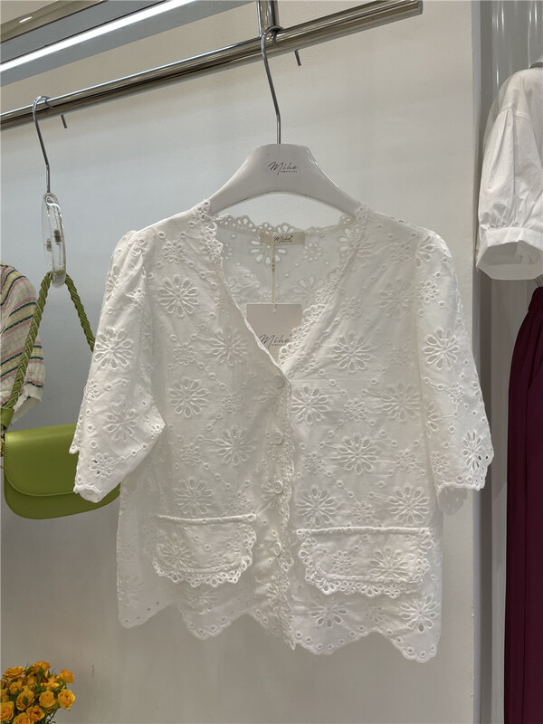 [Mihe] Korean literary style V-neck hollowed out shirt 2310# lwy