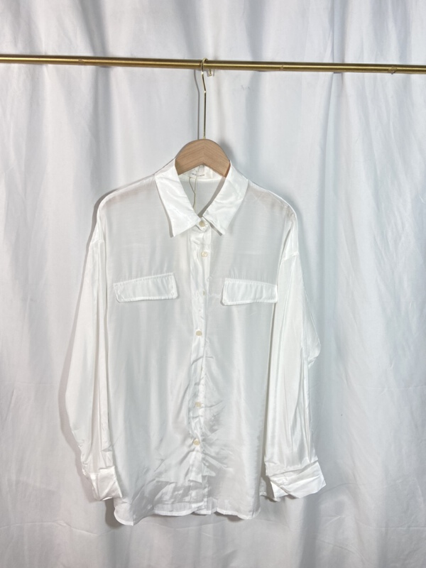 New in early summer! [Yi show shop] simple and niche loose shirt 1147# Cl