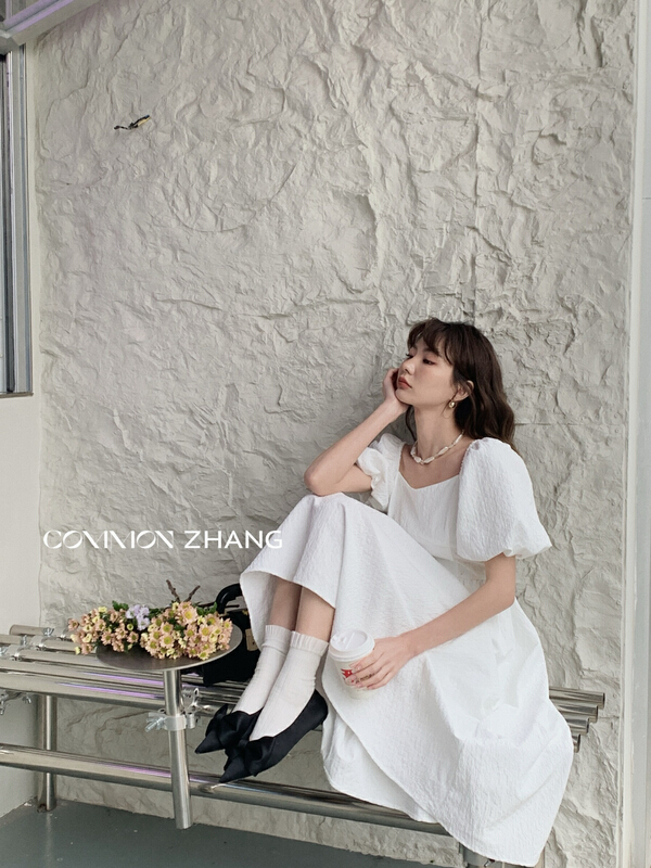 In early summer! [CZ Zhang] French style bubble sleeve design back dress 62339-1\xyj