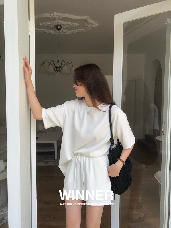 [winner] Korean round neck short sleeve T-shirt + comfortable elastic waist casual Shorts Set 9021# ll