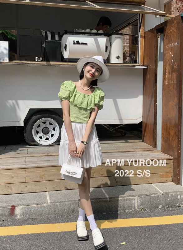 goods in stock! New in early summer! [APM yuroom] temperament embroidery hollow out bandage blouse 22671# LSL