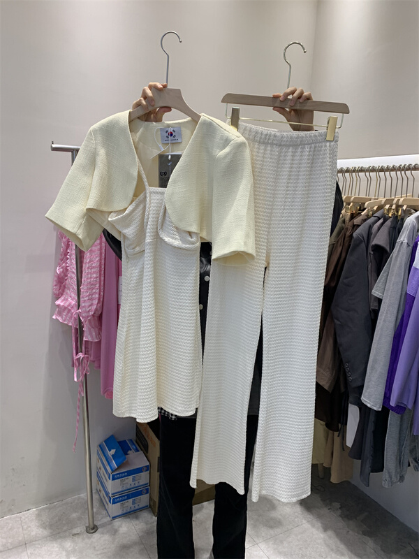 [Yan Zhen] fashionable Korean blouse + lady suspender dress + versatile casual pants set 77708# PCZ