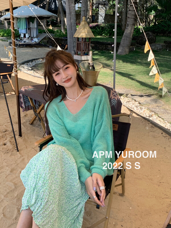 New year in early spring! [APM yuroom] Korean versatile V-neck loose knit 22505# LSL
