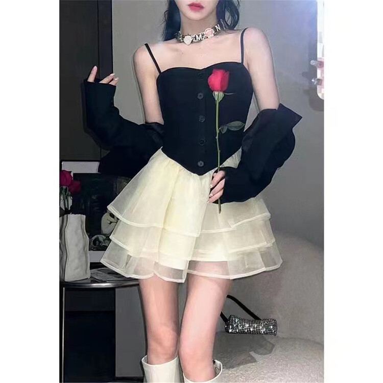 New year in early spring! [tangtangtangjia] simple and versatile suit + suspender color contrast splicing Dress Set (bow can not be removed) 2687# PCZ