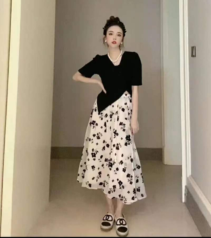[jun.t] bubble sleeve T-shirt + temperament floral skirt suit 5973# PCZ