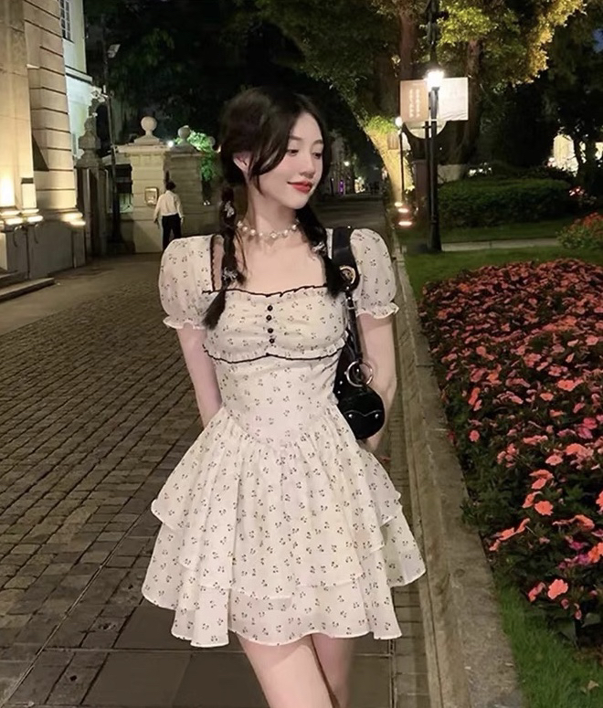 New in early summer! [Kiki studio] small fresh broken flower square neck dress 5753# hjy
