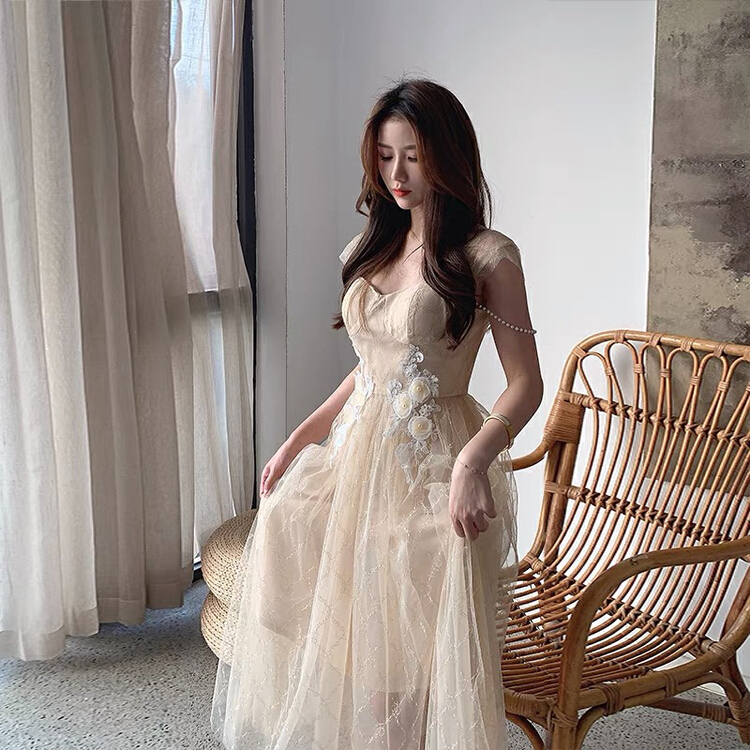 [Xinran] sweet holiday style mesh embroidered flower dress (with detachable pearl shoulder chain) 1169# PCZ
