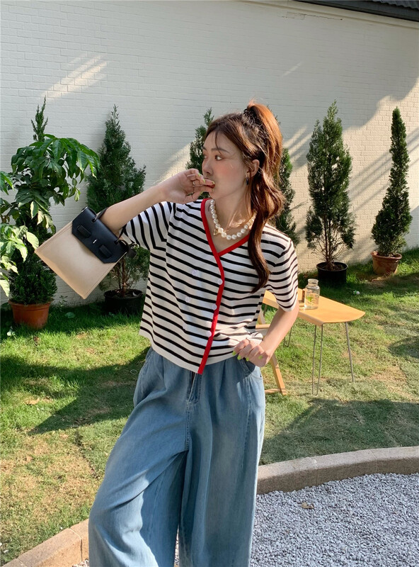 New in early summer! [um. Youmi] double breasted stripe age reducing Korean knitted cardigan 5200# LSL