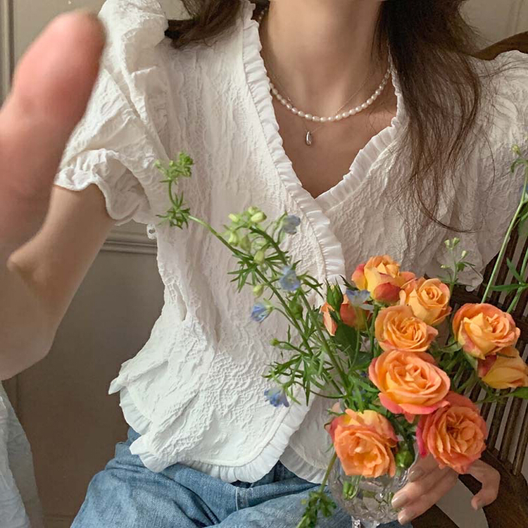 New in early summer! [timely rain] Han Feng ins design feeling sweet broken flower exquisite shirt 31229# WPL