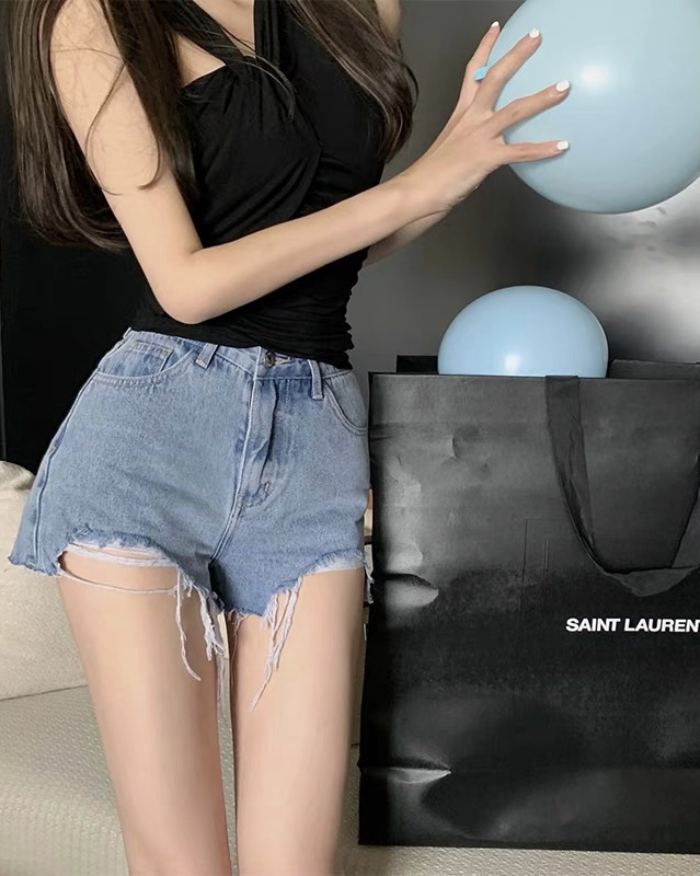 初夏新款!【SAVAGE】韓版辣妹風破洞拉絲毛邊A字直筒牛仔短褲  E6999#  WPL