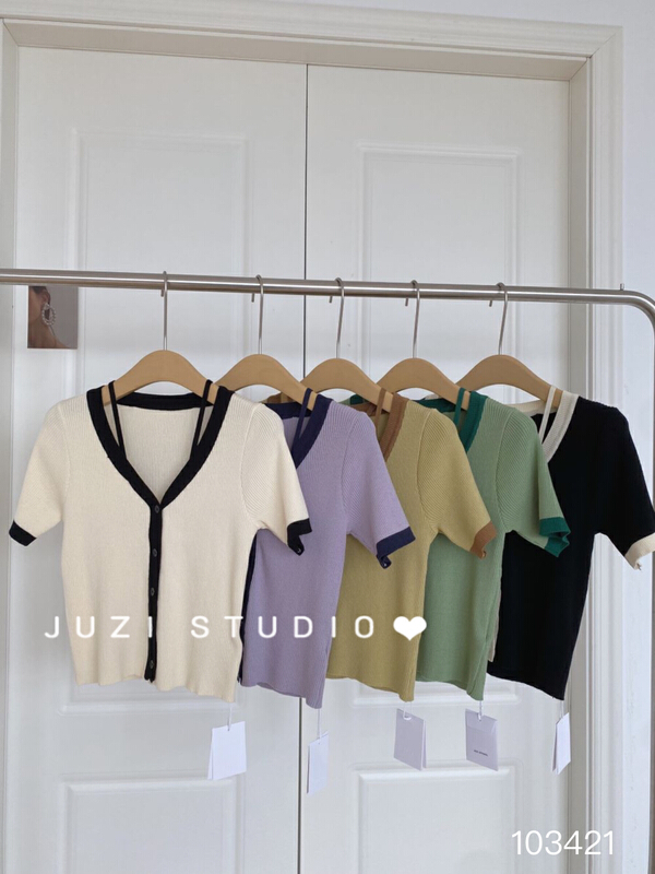 [June] contrast collar and button Korean sweater 103421# XYY