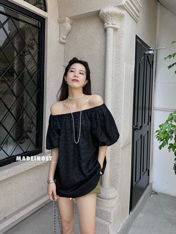 [OSHA madeinost] two embroidered off shoulder loose medium length blouses 86289# ll