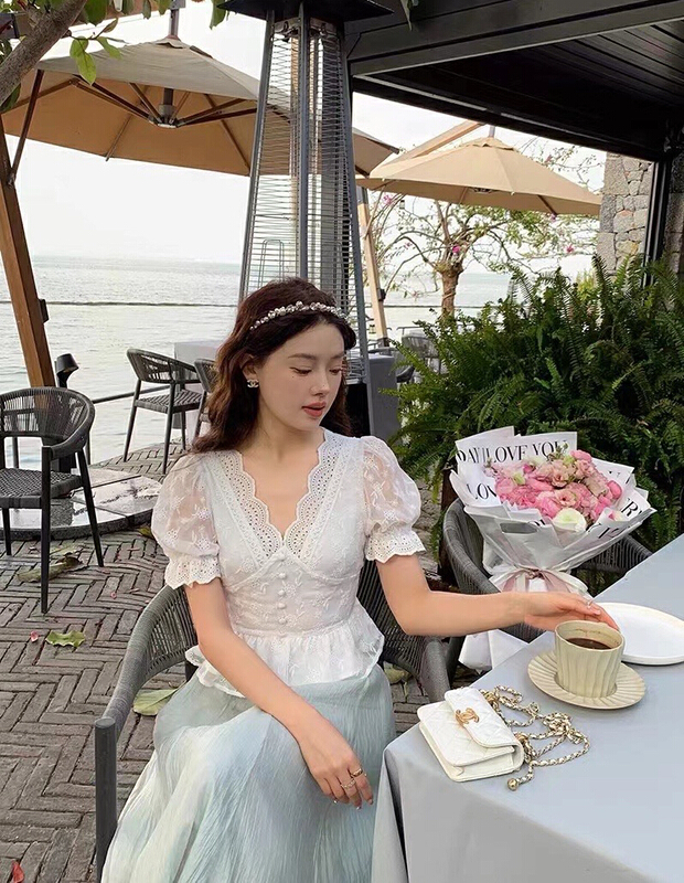 [CTH] French V-neck heavy industry lace bubble sleeve blouse 1158# cqw