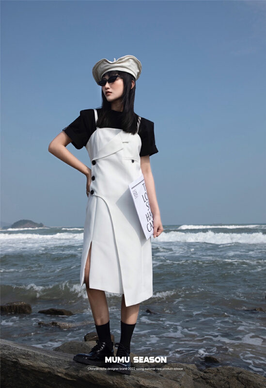 New year in early spring! [Mumu sea] simple solid color short sleeve T-shirt + Korean slim suspender dress set 2211# zxl