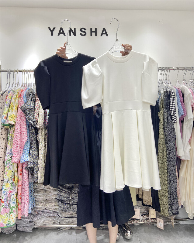 New in early summer! [Yan Sha] Hepburn Style Bubble Sleeve Dress 155# CLS