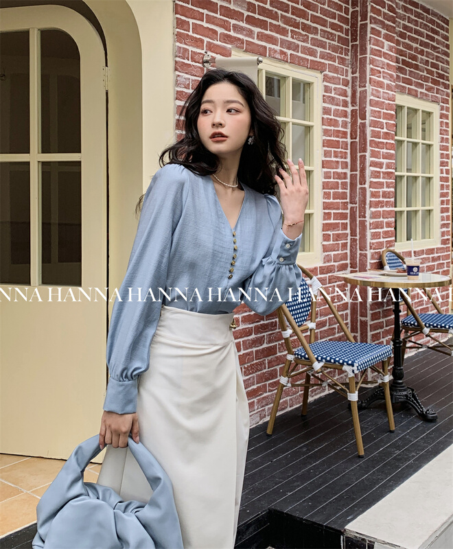 New year in early spring! [Hanna including that] fashion temperament V-neck shirt 8125# XJ
