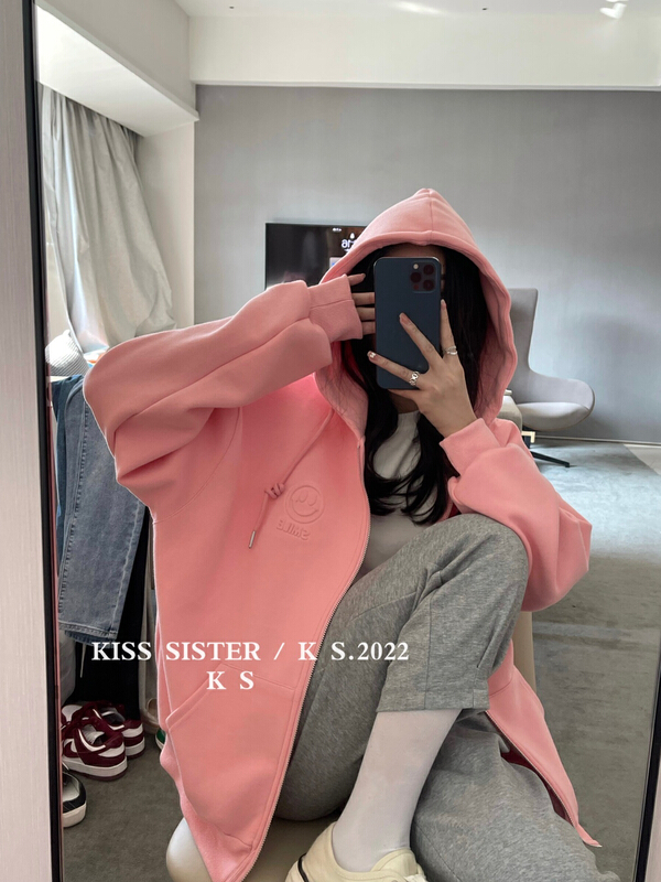 Original price 145.91! New year in early spring! [kiss sister] Korean loose, simple, lazy, smiling face letter sweater 9116# ozq