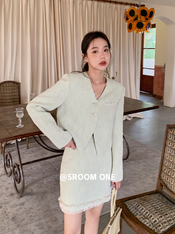 goods in stock! Early spring! [s.room] ladies and celebrities wind Xiaoxiang short coat + versatile skirt suit j196# LSL
