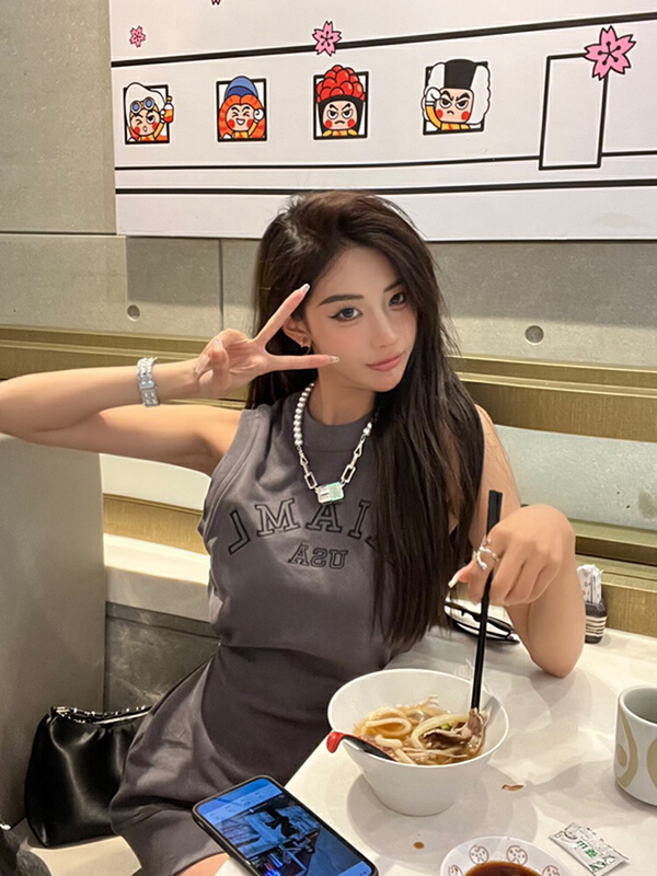 [x · h studio] loose outer wearing basketball clothes Korean style hot girl dress (only dresses) 8020# ozq