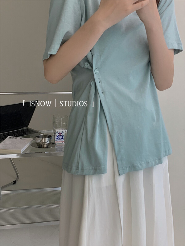 [I snow] design clean color side button short sleeve T-shirt 222062# jhy