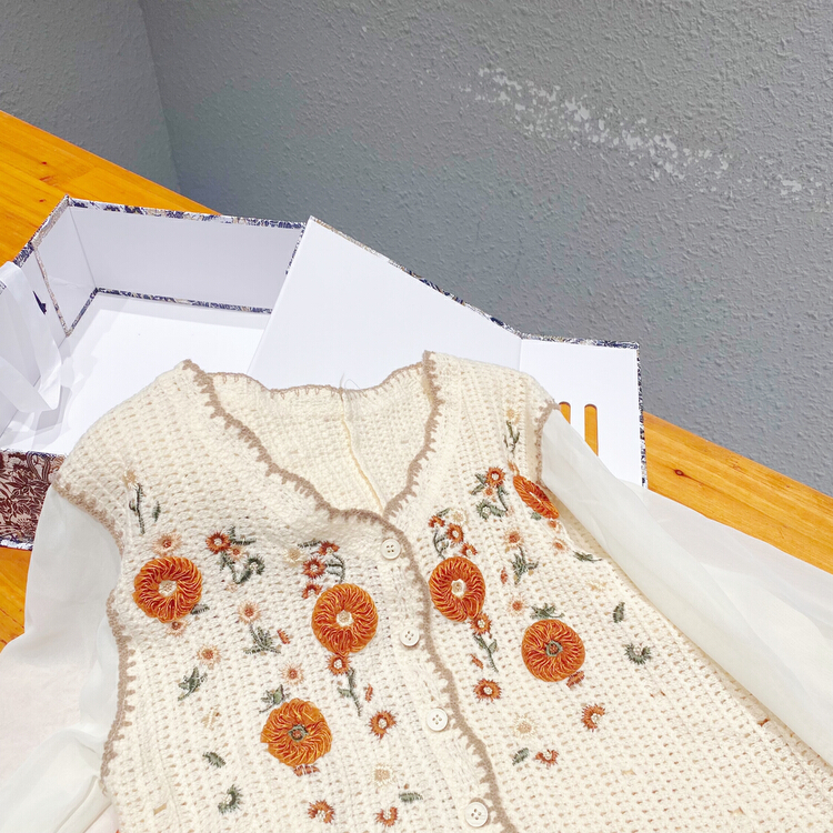 初夏上新!【FEIMAO菲貓】韓版甜美刺繡小衫  YM-7172#  LSL