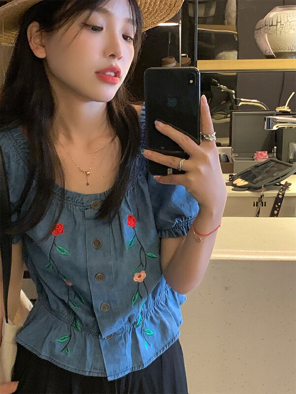 New in early summer! [timely rain] Han Feng ins retro sweet pure desire wind one line collar embroidered shirt 99970# WPL