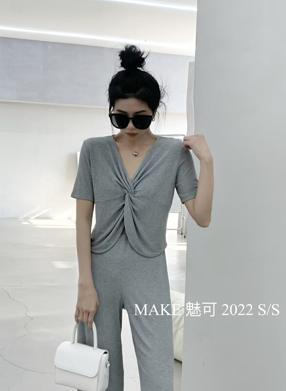 New in early summer! [make Meike] French V-neck knot design, split hem blouse 8770# XJ