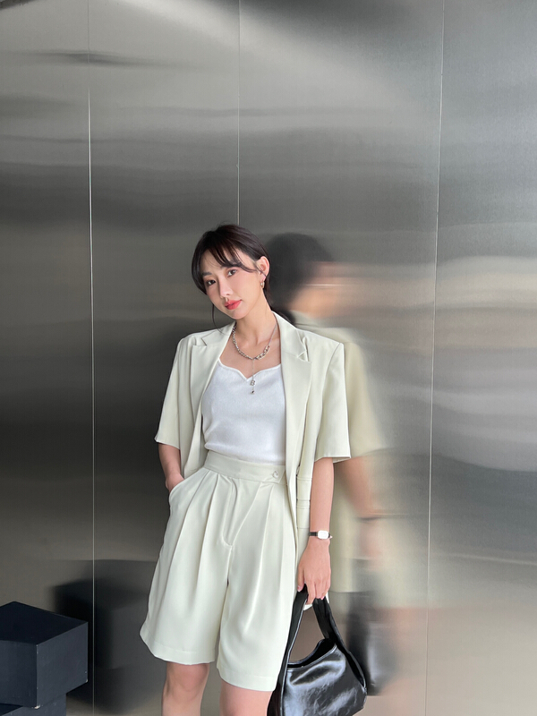 goods in stock! New in early summer! Slim shirt (without shirt)