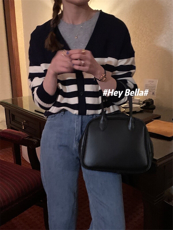 New year in early spring! [hey Bella] Korean loose V-neck striped sweater b19655# ll