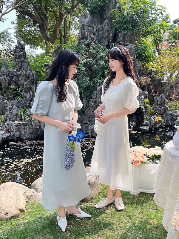 New in early summer! Simple and generous dress
