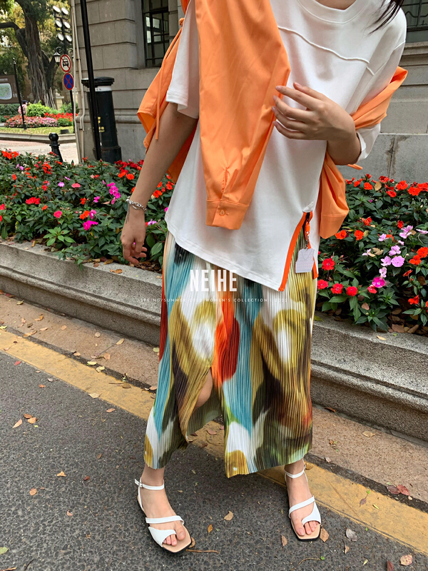 New in early summer! [neihe] side split orange pleat halo design half skirt 11368# zxx