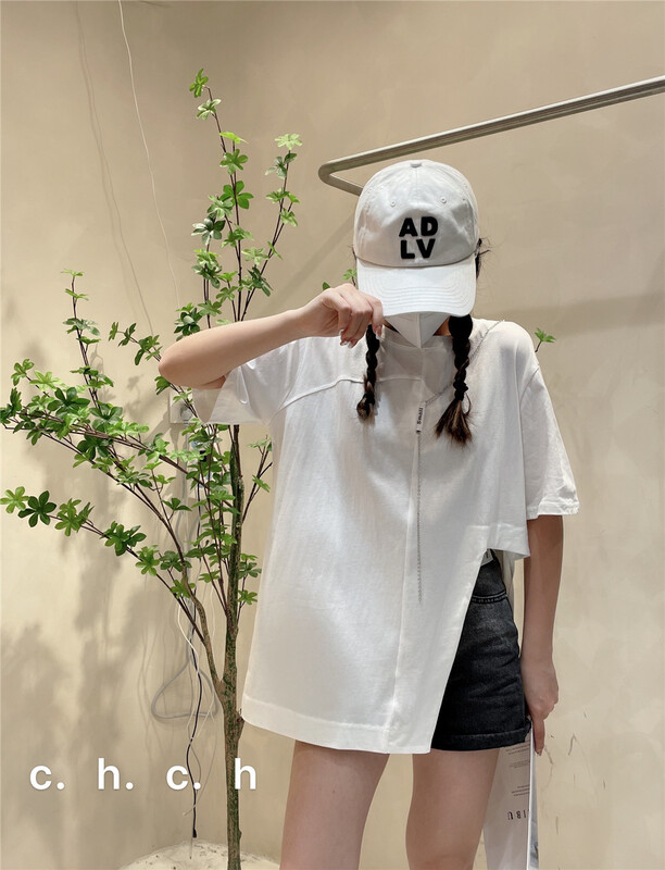 New in early summer! [C.H] design sense retro foreign style casual short sleeve T-shirt (with detachable chain) 526# LSW