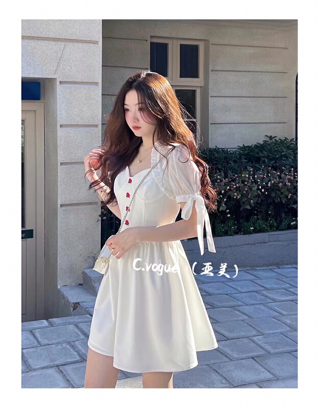 [c.vogue] French gentle embroidery suspender skirt + versatile sunscreen cardigan suit 2885# PCZ