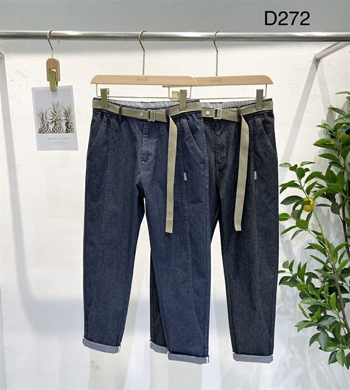 [wild squirrel] Korean version of versatile small leg jeans d272\zzl