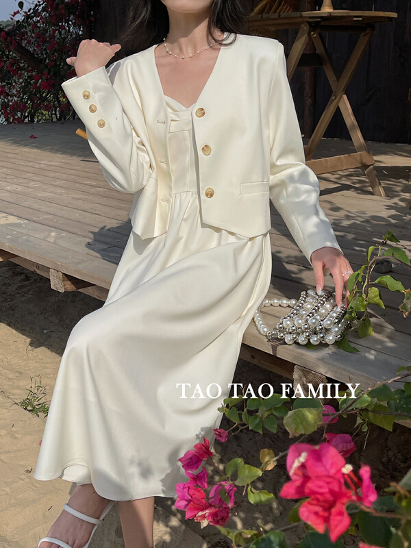 New year in early spring! [Taotao family] fashion Korean suit + lady dress suit 3303# lwy